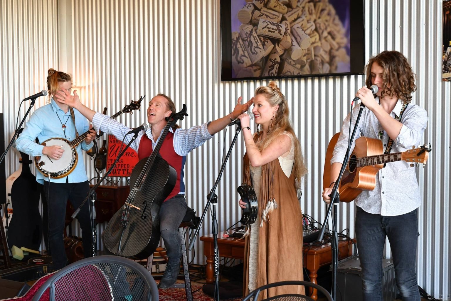 The Heart Collectors are coming a second day! Hawk's Shadow Winery